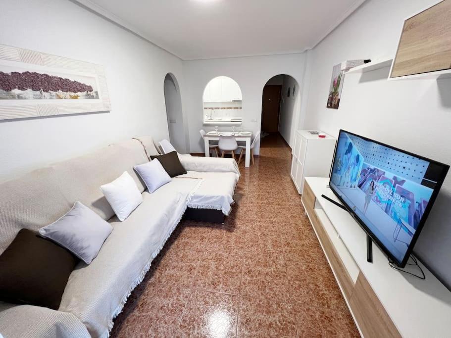 Nice And Central Apartment Торевьиа Экстерьер фото