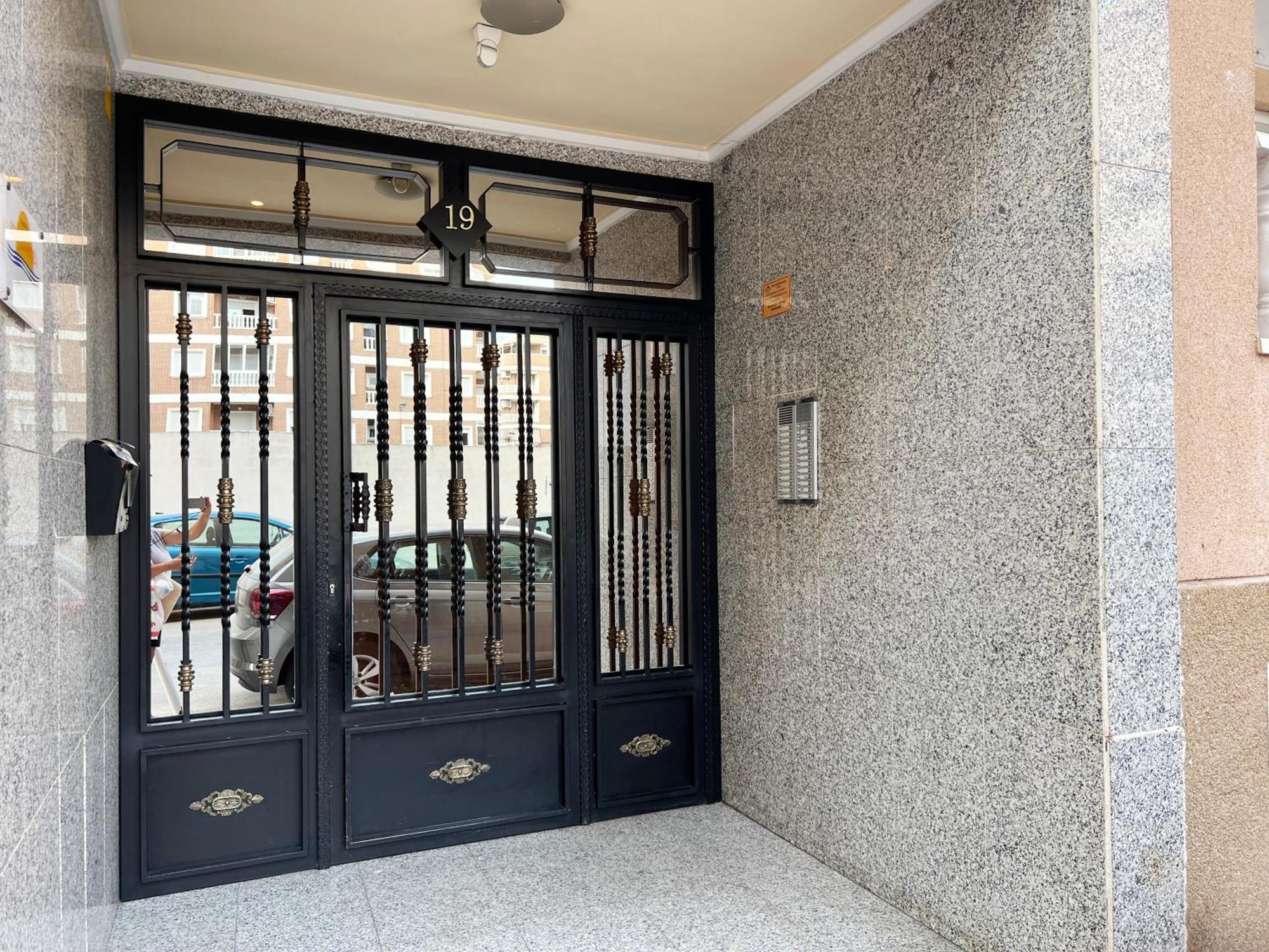 Nice And Central Apartment Торевьиа Экстерьер фото