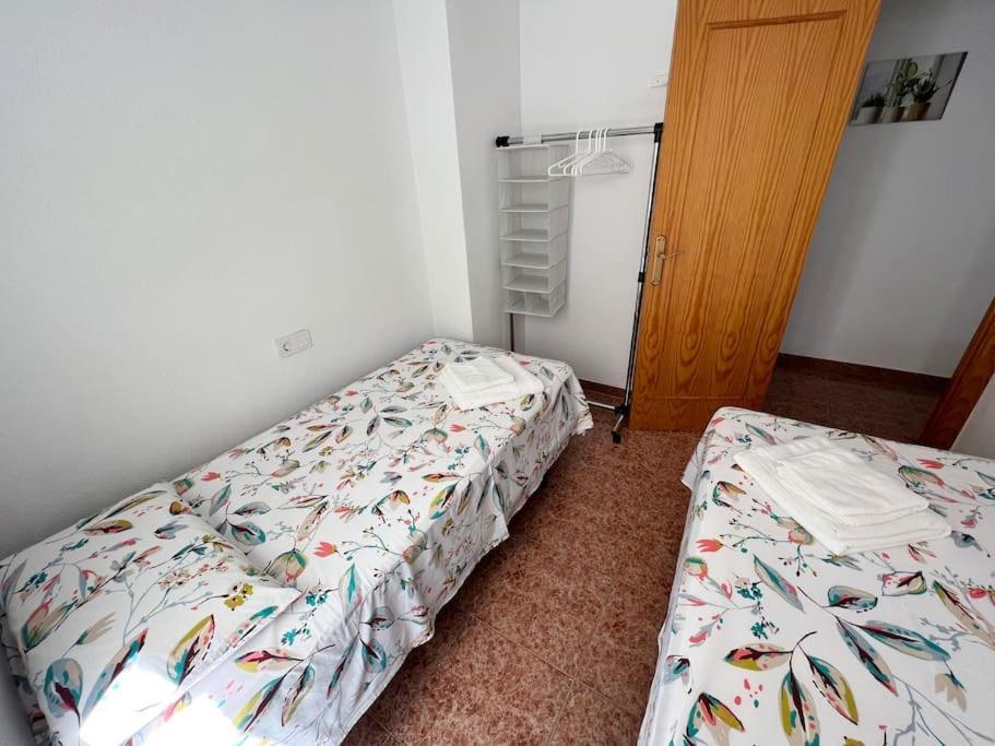 Nice And Central Apartment Торевьиа Экстерьер фото